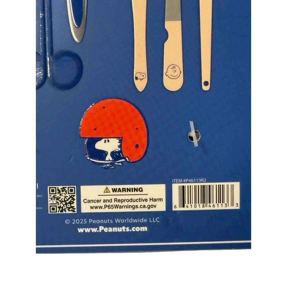 Snoopy Playing Football Small Bag Pouch 6 Piece Manicure Set Peanuts‎ x Celavi